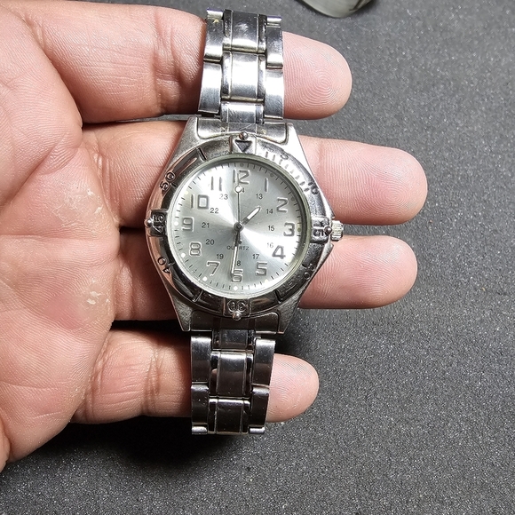 Advance Mens Silvertone Fashion Quartz Watch Working PUR54813W shows signs of we - Picture 1 of 10